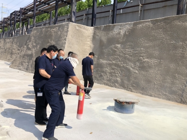 筑牢防火墻，把好安全關(guān)，  ---公司開展消防應(yīng)急演練